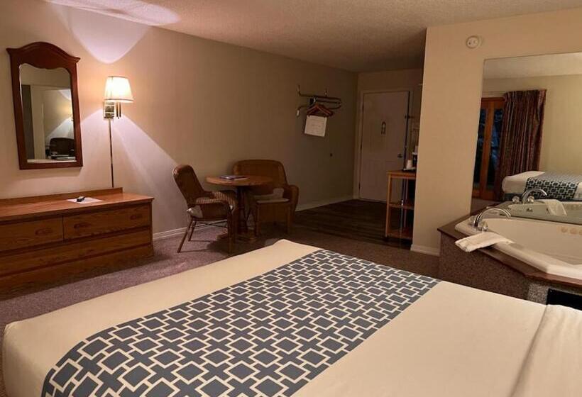 クイーンサイズベッドのスタンダードルーム, Four Seasons Inn
