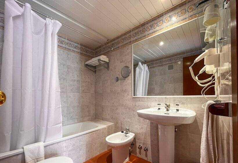Standard 3 Pers. Værelse m. Balkon, RVHotels Mar de Tossa