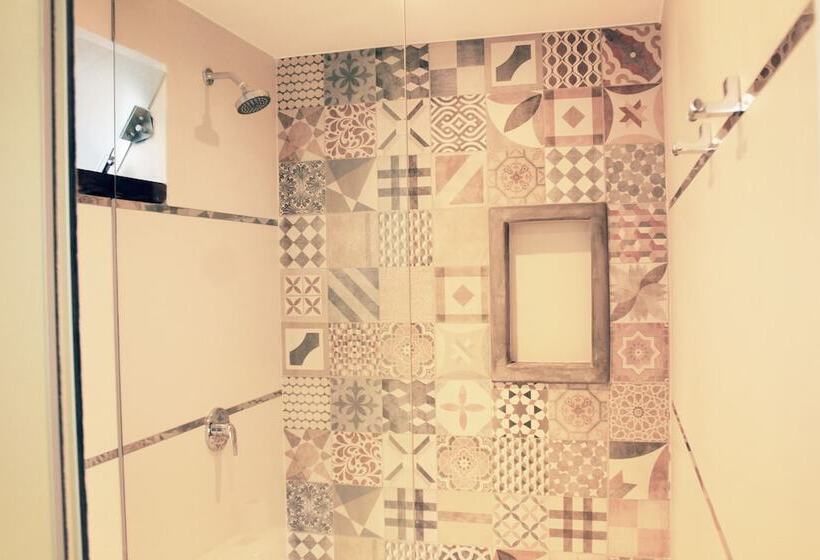 سرير فى غرفة مشتركه, Banana S Adventure Hostel