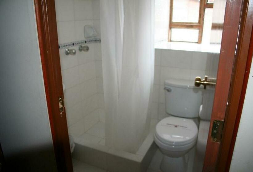 스탠다드 트리플 룸, Hostal El Auqui