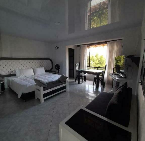 스위트 킹사이즈 침대, Campestre Los Nogales