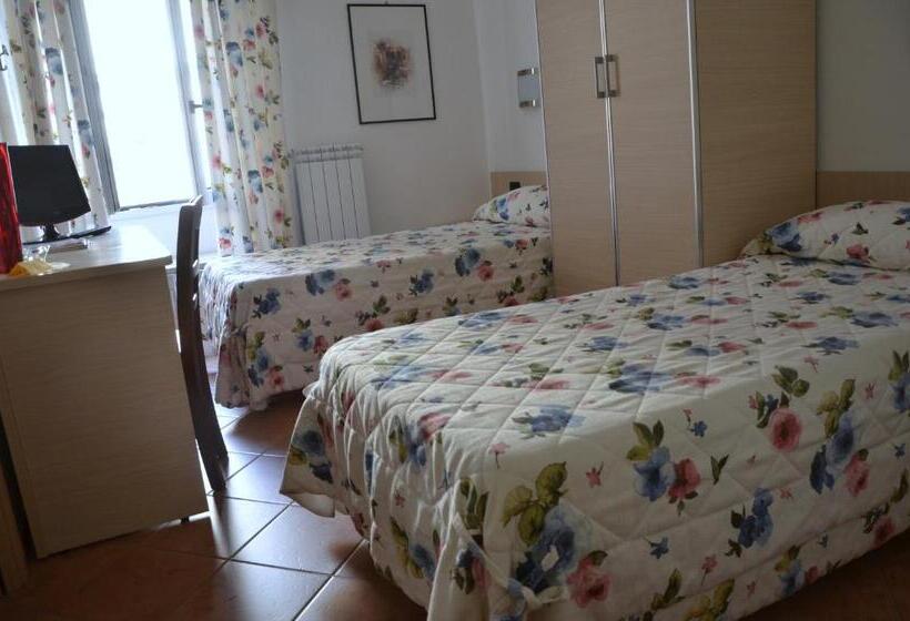 اتاق استاندارد یک نفره, B&b Le Quattro Fontane