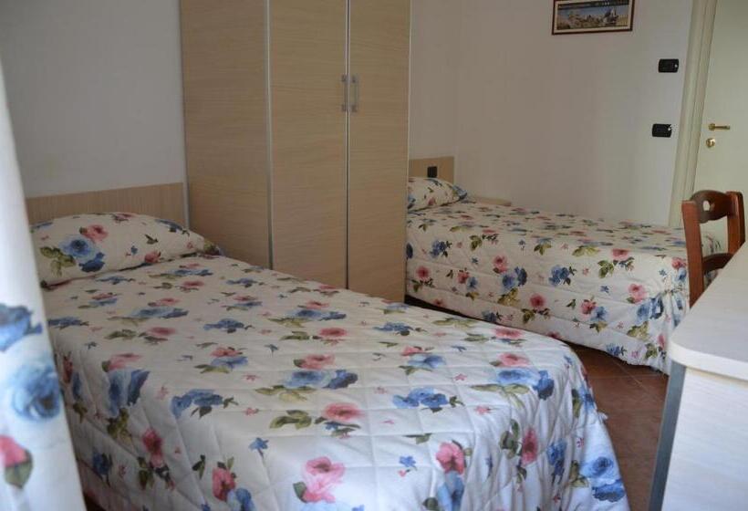اتاق استاندارد یک نفره, B&b Le Quattro Fontane