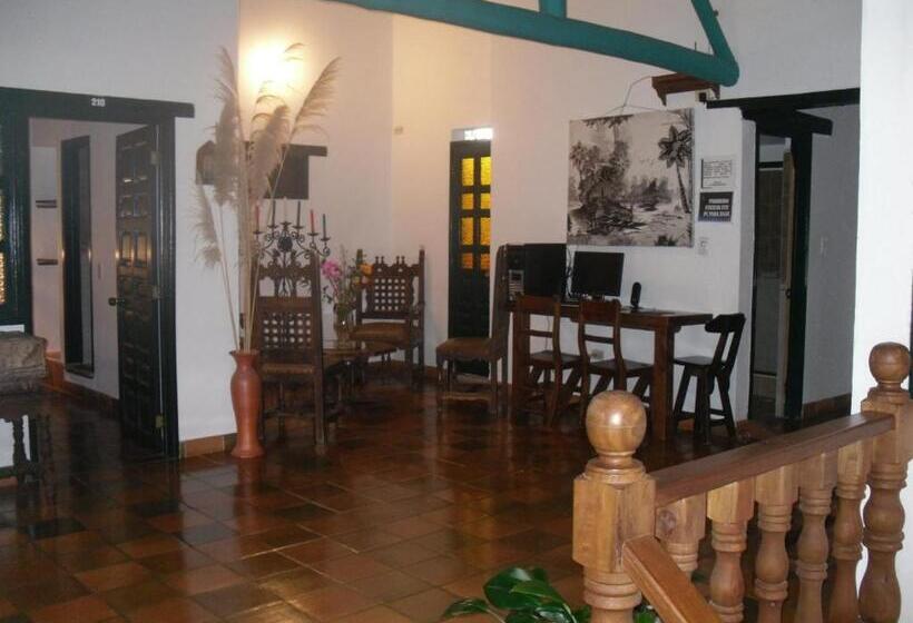 اتاق استاندارد سه نفره, Antonio Nariño