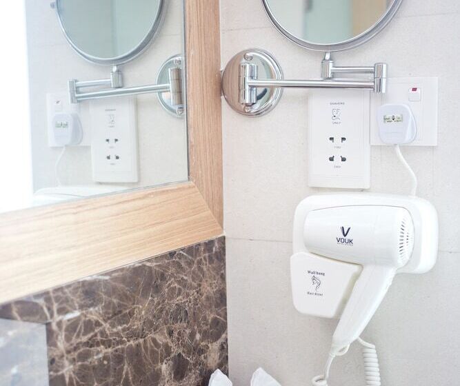 デラックストリプルルーム, Vouk Hotel Suites