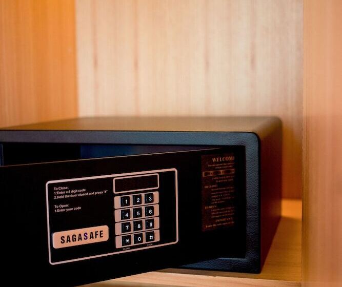 デラックストリプルルーム, Vouk Hotel Suites