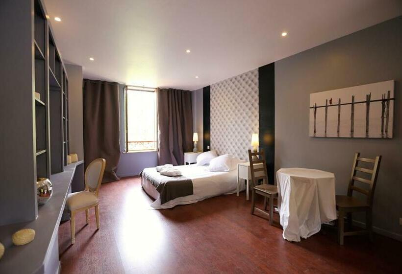 Номер Стандарт с Террасой, La Font Vineuse & Spa