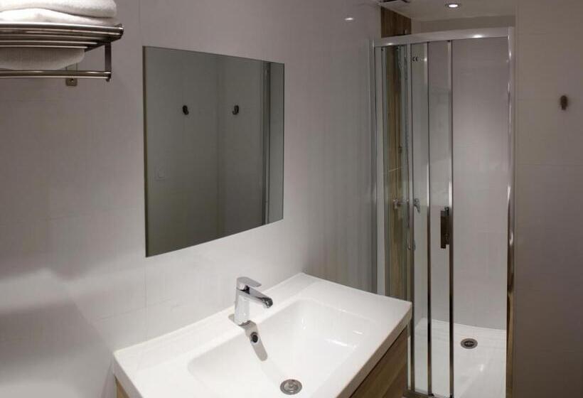 Cameră clasică cu terasă, Hôtel Le Printemps