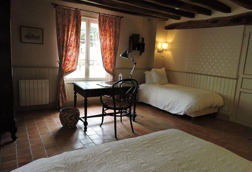 اتاق استاندارد سه نفره, Le Domaine De Mestré, The Originals Relais