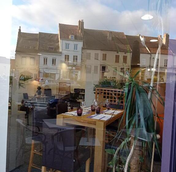 اتاق استاندارد چهار تخته, Logis Hôtel Le Bocage