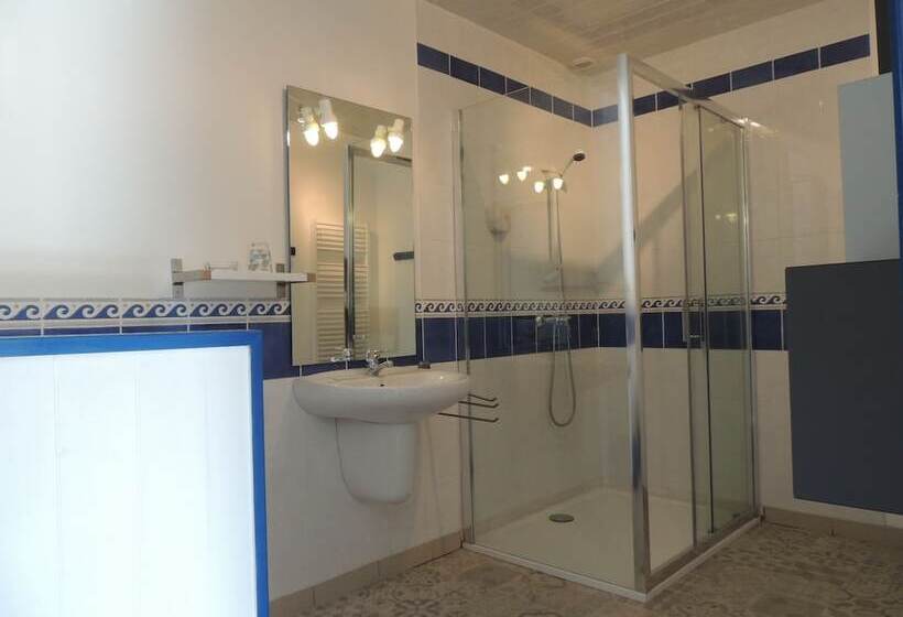 Номер Стандарт Трехместный, Chambres D Hotes Les Pieris