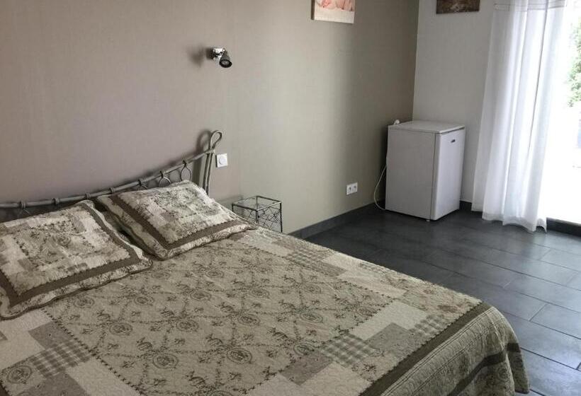 Номер Deluxe с Террасой, Chambres D Hôtes Le Mas Du Bijou Bleu