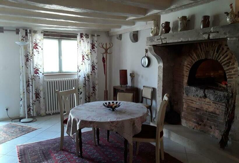 شقة غرفة واحدة, La Belvinière Chambres Et Table D Hôtes