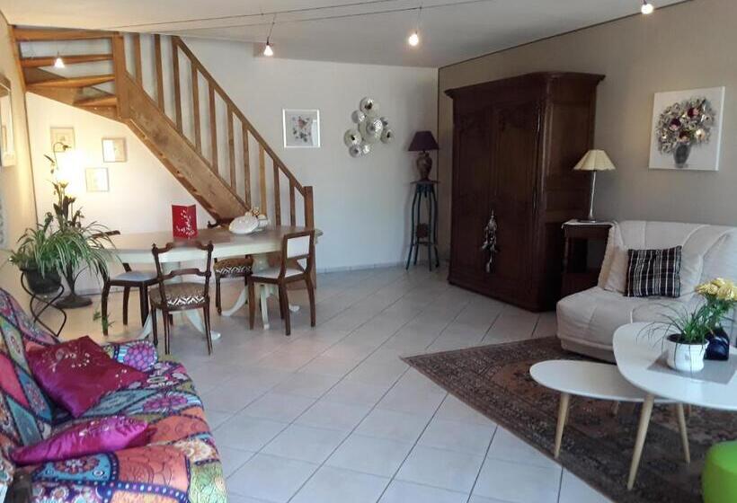 شقة غرفة واحدة, La Belvinière Chambres Et Table D Hôtes