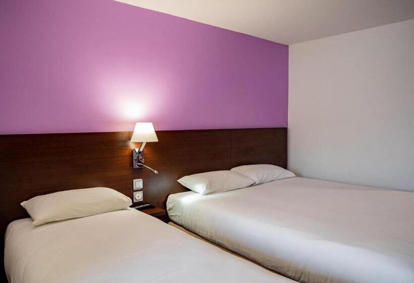 Номер Стандарт Трехместный, Contact Hotel Restaurant La Chaumière Les Mureaux Flins