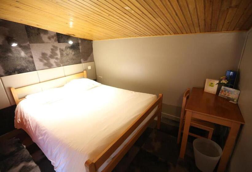 기본룸, Gîte Hôtel Le P Tit Cham
