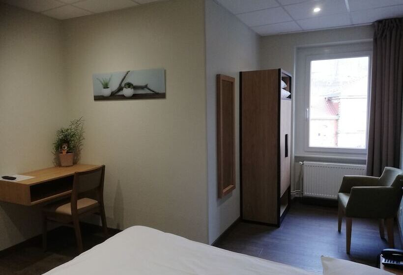 スタンダードルーム, Restaurant Le Moschenross