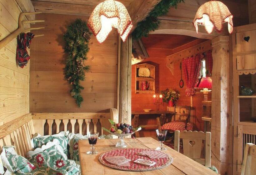 Полулюкс, Les Chalets Hôtel De La Croix Fry