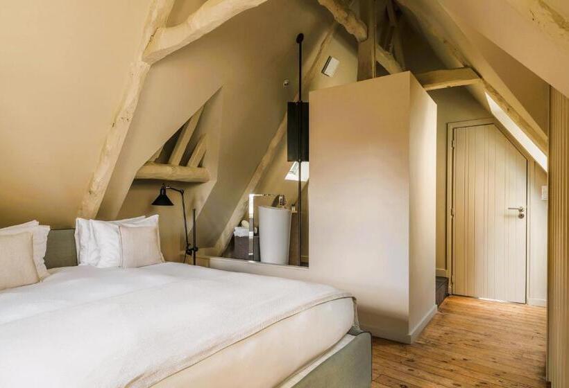 Номер Superior, La Maison Pavie