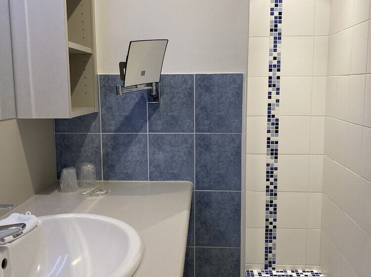 Номер Стандарт, Contact Hôtel   Motel Les Bleuets