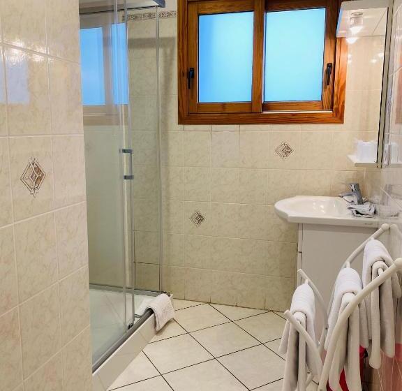 Дом 1 Спальня, Contact Hôtel   Motel Les Bleuets