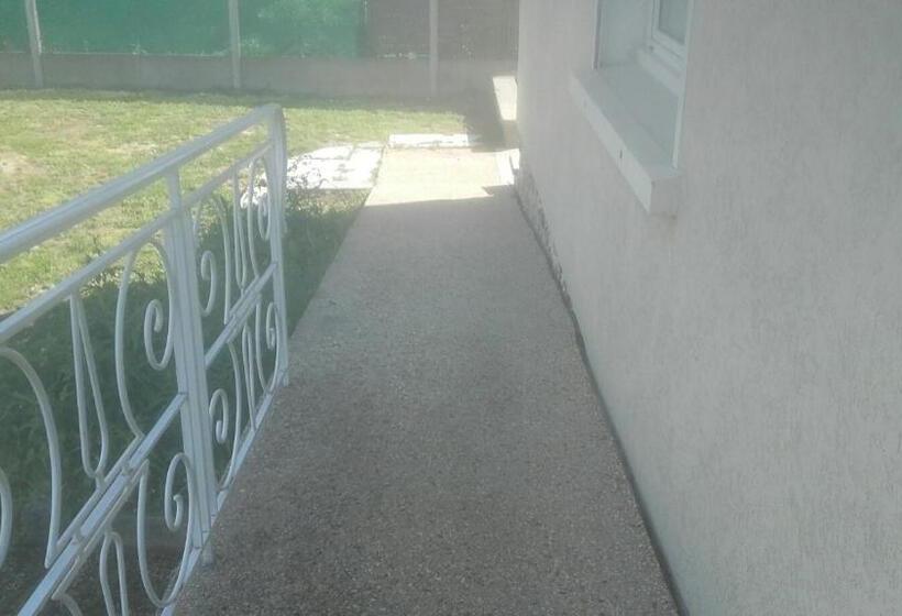 Дом 1 Спальня, Contact Hôtel   Motel Les Bleuets