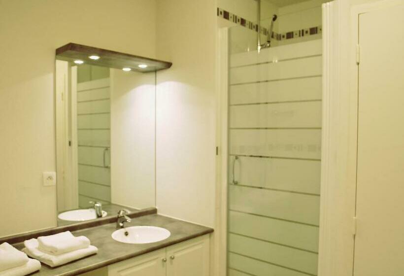 آپارتمان 3 خوابه, Appart Hôtel Le Liberté Vannes Centre Ville