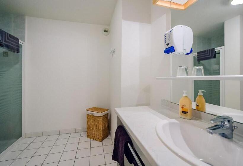 Номер Стандарт, Auberge De Liezey