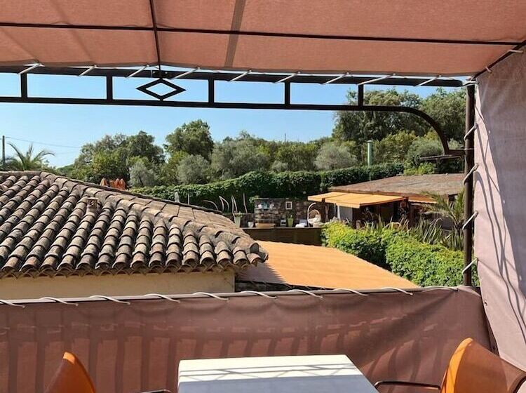 سوییت لوکس, Bastide De Ramatuelle
