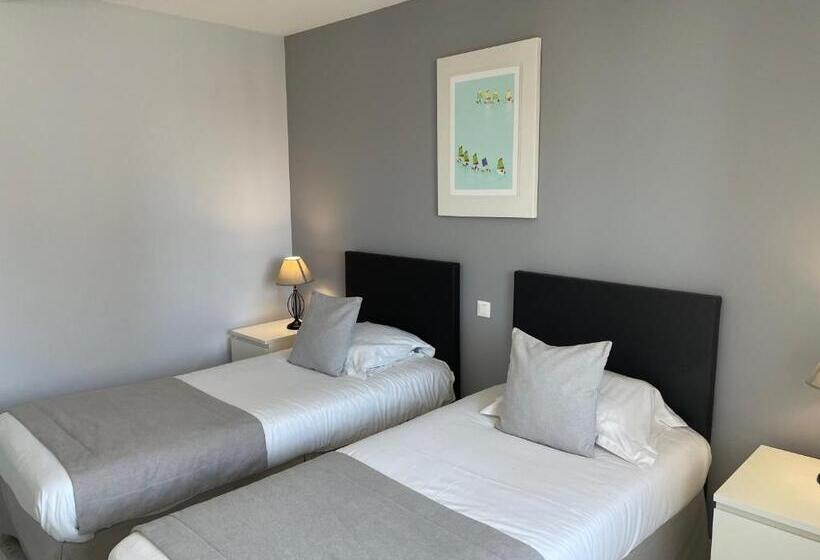 Семейный Номер, Hôtel De La Plage