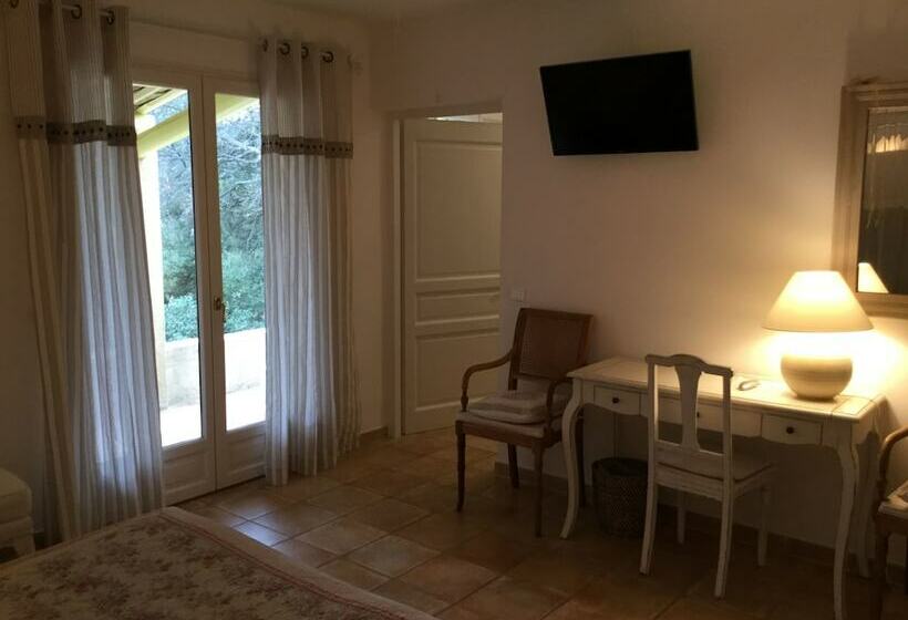 スーペリアールーム, Hôtel Le Mas Du Loriot