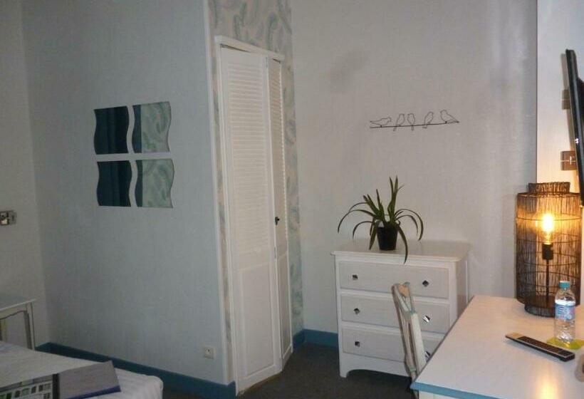 اتاق استاندارد یک نفره, Hôtel Picardia