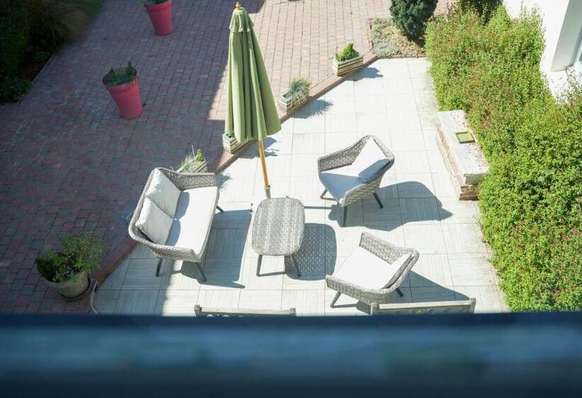 اتاق استاندارد سه نفره, Hôtel Picardia