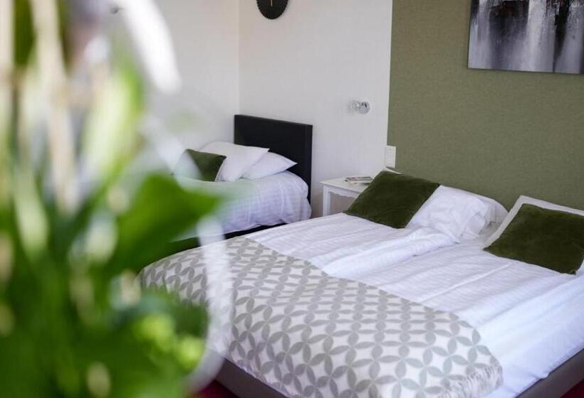 اتاق استاندارد سه نفره, Hôtel Picardia