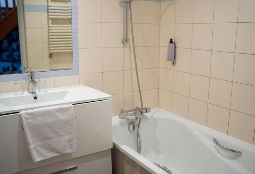اتاق استاندارد سه نفره, Hôtel Picardia