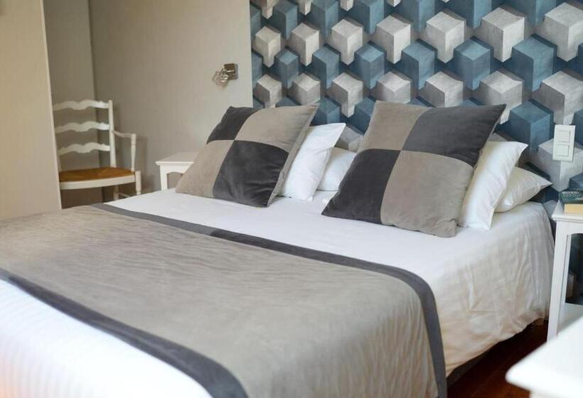 اتاق استاندارد سه نفره, Hôtel Picardia