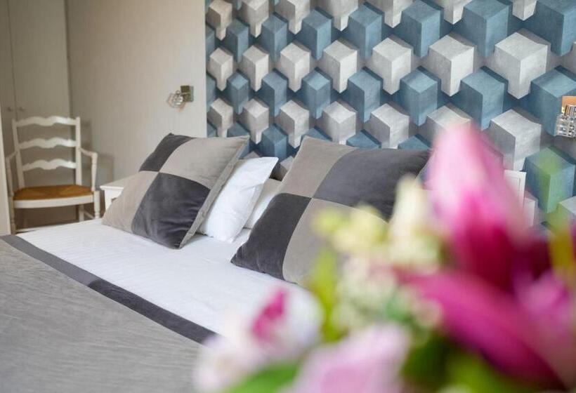 اتاق استاندارد سه نفره, Hôtel Picardia