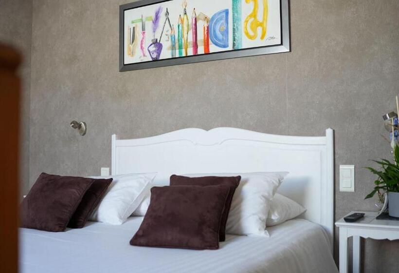 اتاق استاندارد سه نفره, Hôtel Picardia