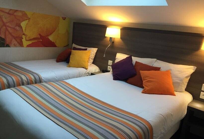 Семейный Номер, Hôtel De L Avenue