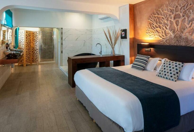 Deluxe Suite Sea View, Le Ruesco