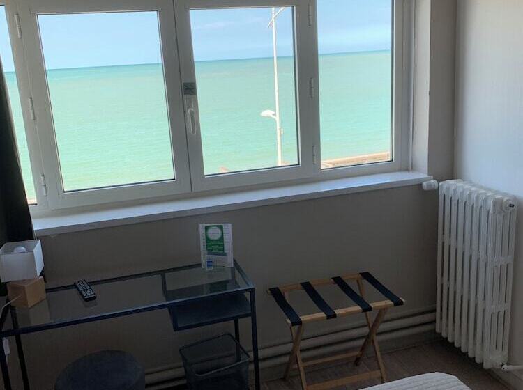 스탠다드 룸 바다 전망, Les Fregates