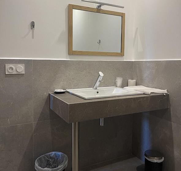 غرفة قياسية ثلاثية, Les Loges Du Luberon