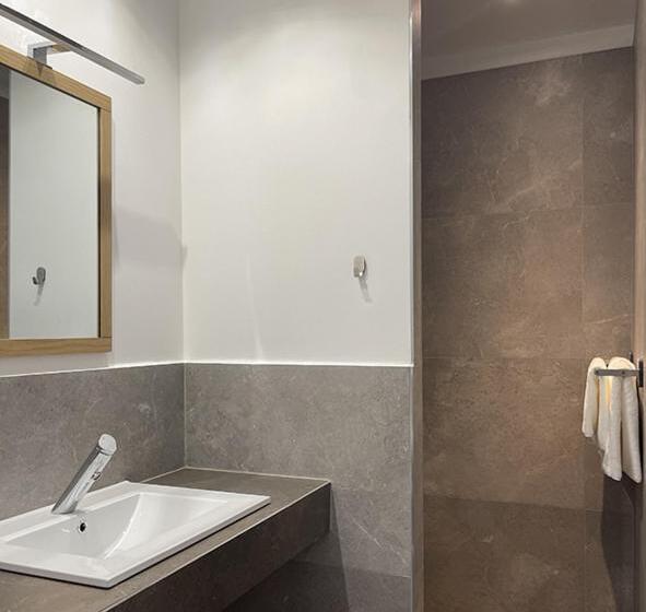 غرفة قياسية ثلاثية, Les Loges Du Luberon