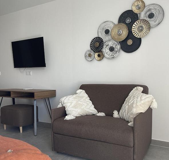 Номер Стандарт Трехместный, Les Loges Du Luberon