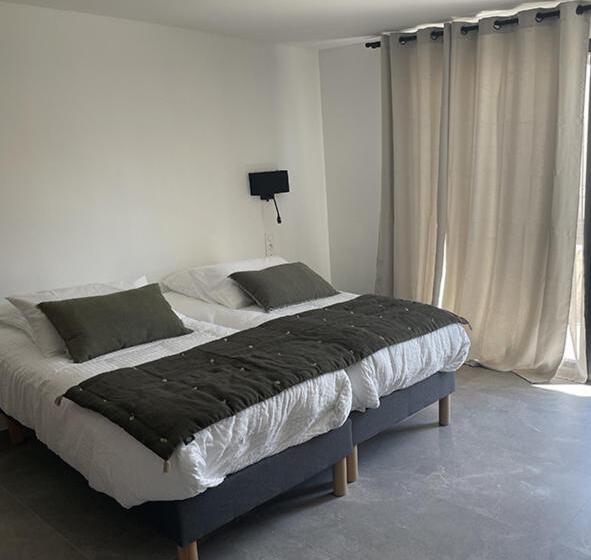 غرفة قياسية ثلاثية, Les Loges Du Luberon