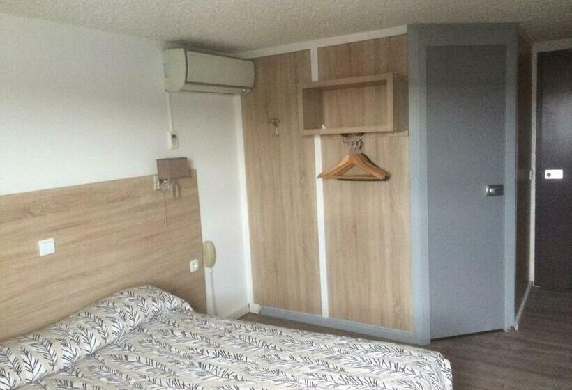 Quarto Triplo Estandar, Les Tourrades