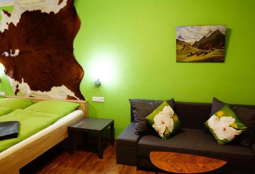 Номер Стандарт, Bavaria City Hostel   Design Hostel
