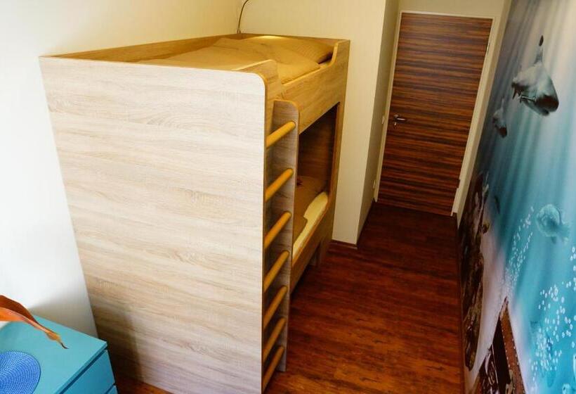 Номер Базовый Совметсный Санузел, Bavaria City Hostel   Design Hostel