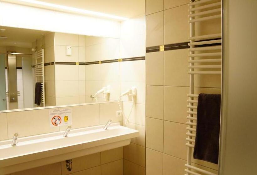 Family Suite, Bavaria City Hostel   Design Hostel