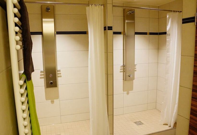 Номер Стандарт Совместная Ванная, Bavaria City Hostel   Design Hostel